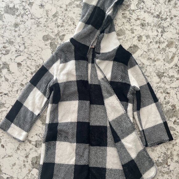 Zulily black and white plaid shacket - Picture 1 of 7